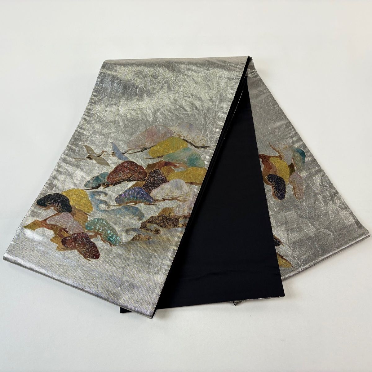 袋帯 秀品 松 波頭 螺鈿箔 箔 銀色 お太鼓柄 正絹 【中古】 - メルカリ