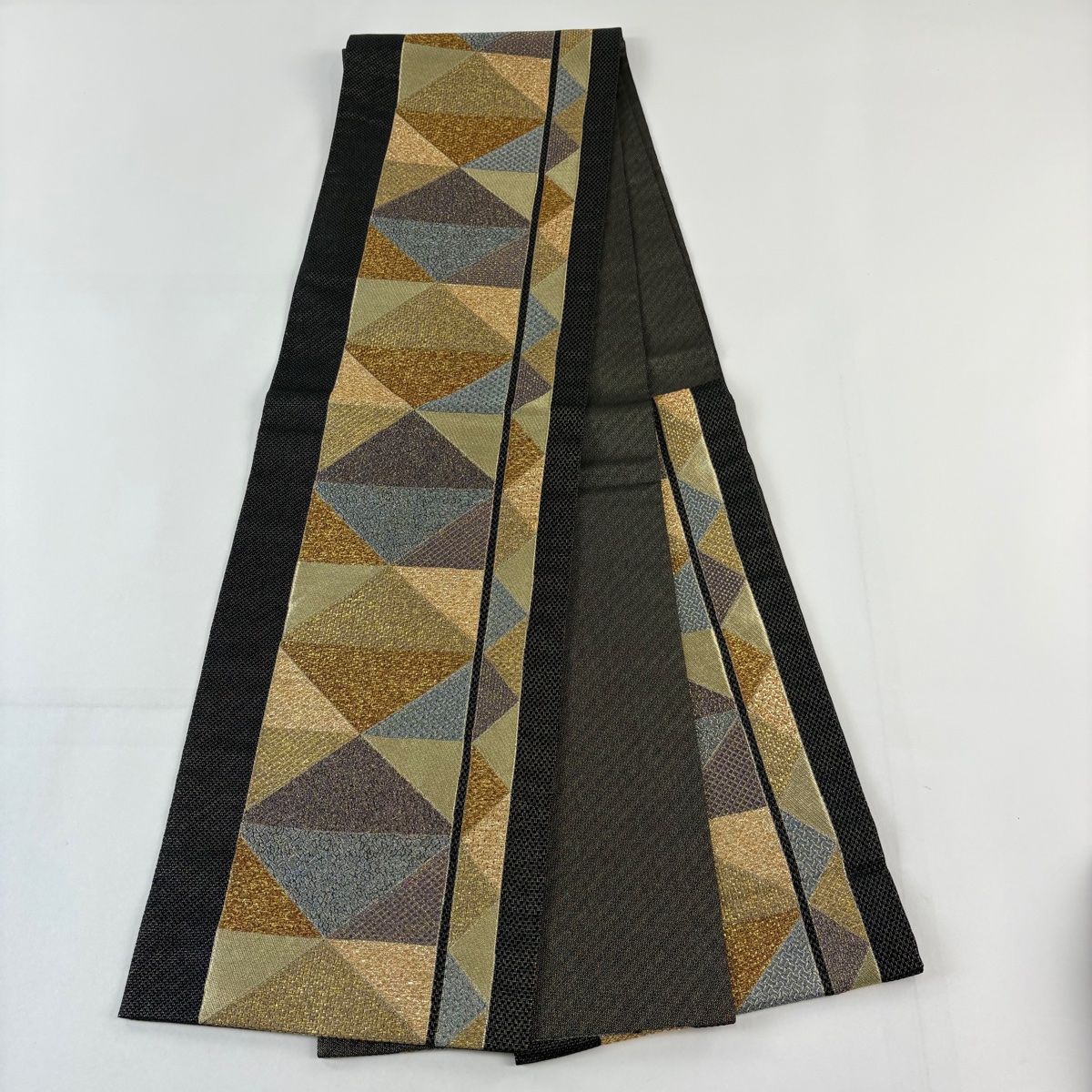 美品】 袋帯 秀品 彩 縞 幾何学模様 金糸 箔 黒 六通 正絹 【中古
