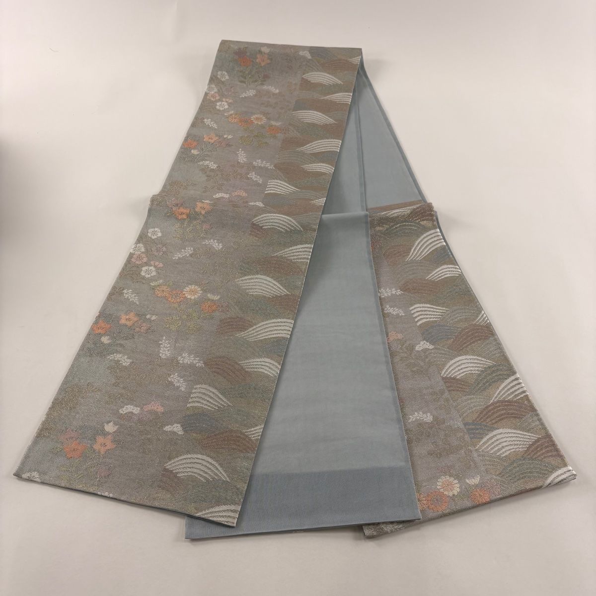 袋帯 秀品 夏帯 紗 秋草 波 箔 銀彩 青灰色 六通 正絹 【中古】 - メルカリ