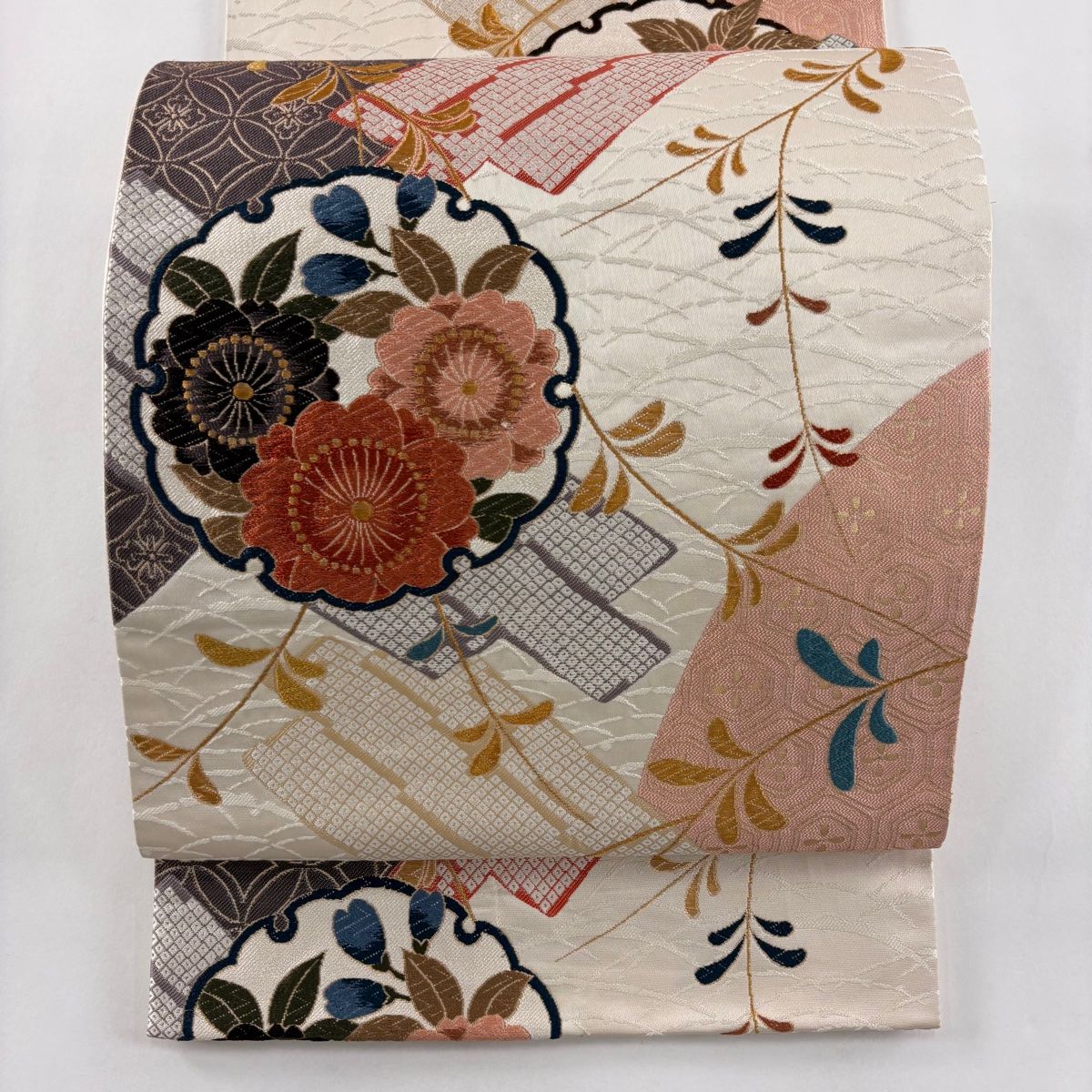 袋帯 秀品 雪輪 草花 唐織 箔 ベージュ 六通 正絹 【中古】 - メルカリ