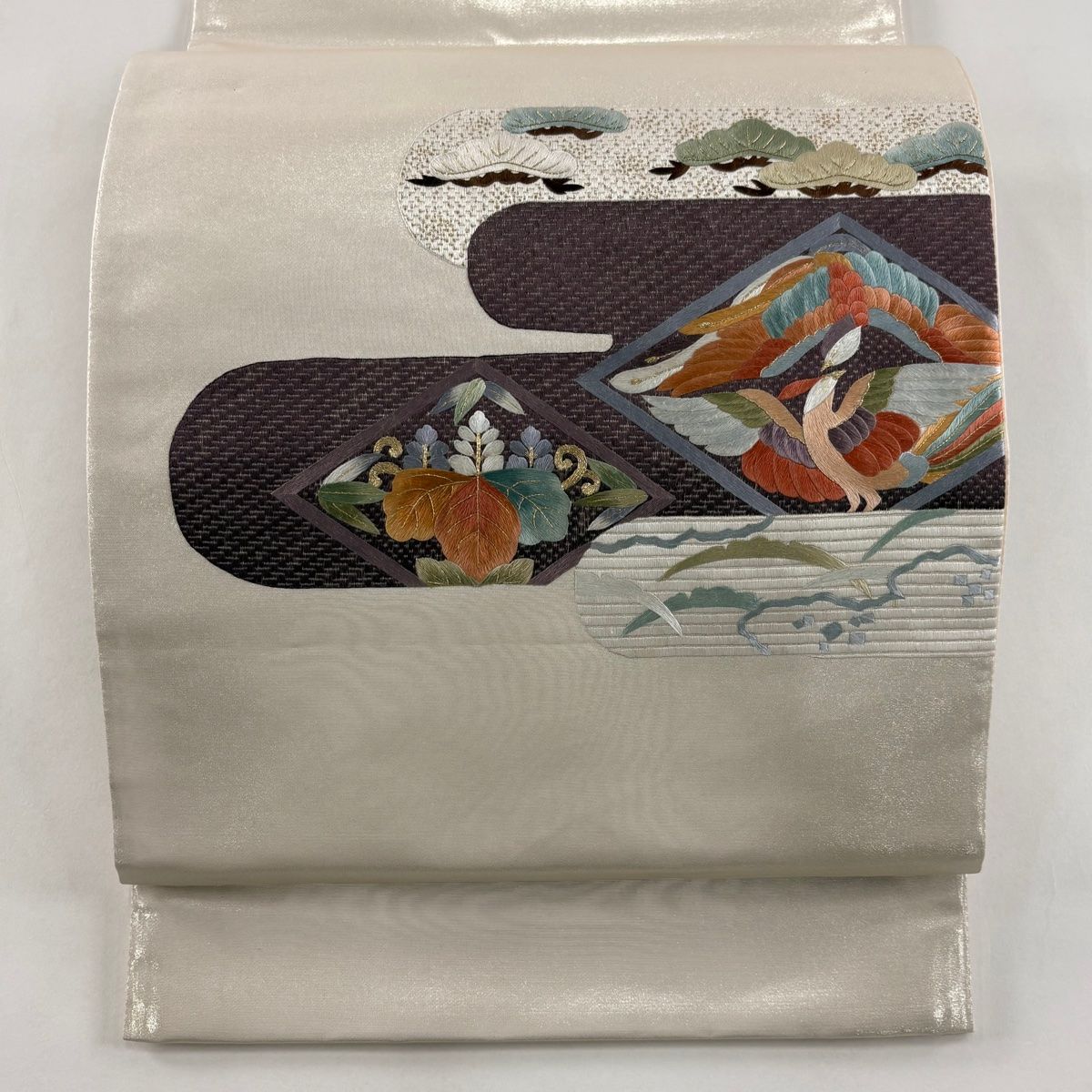 美品】 袋帯 秀品 向かい鳥 ヱ霞 金糸 刺繍 銀色 お太鼓柄 正絹 【中古