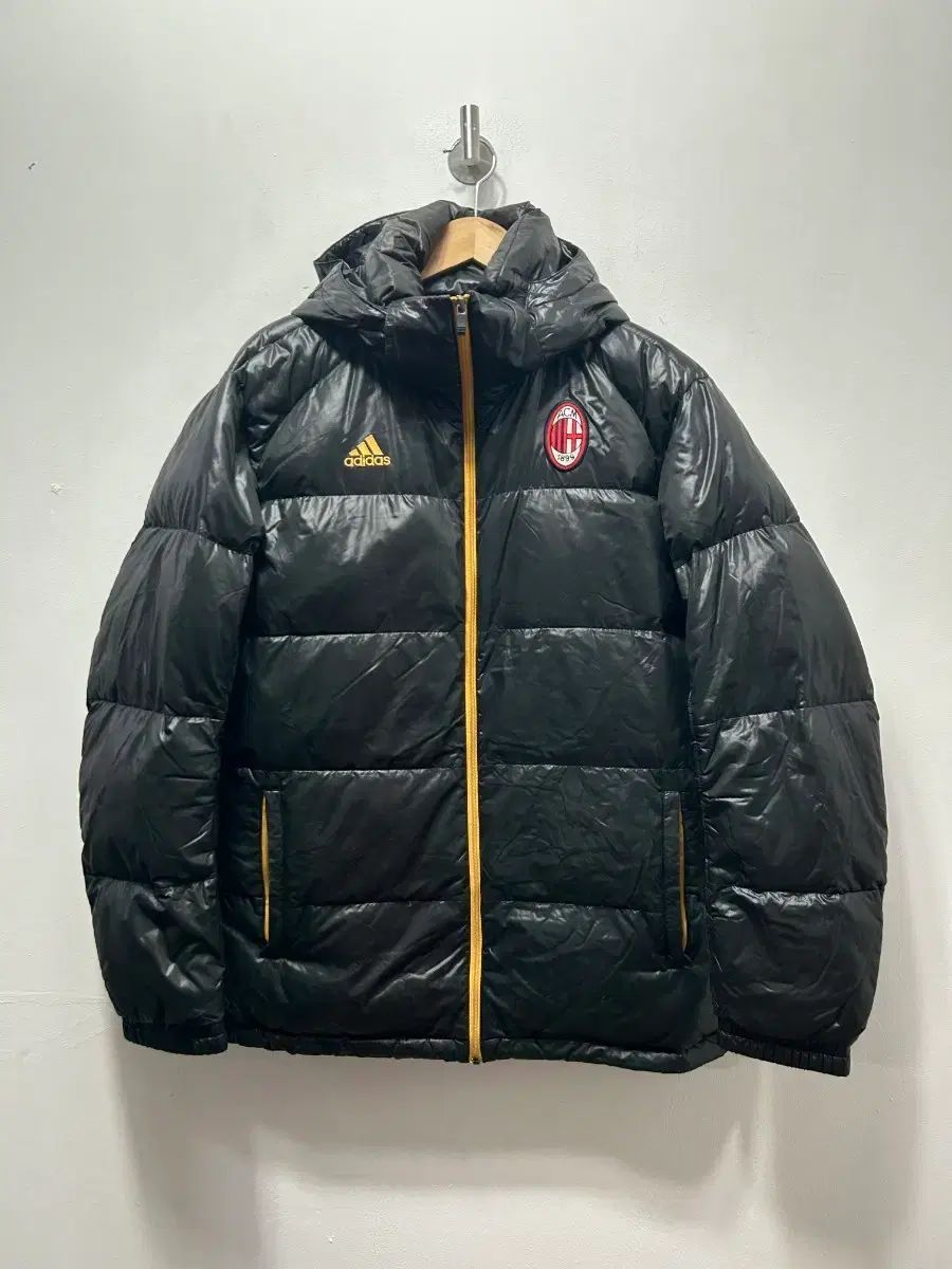 アディダス ACミラン ブラック ダウン アウター XL - メルカリ