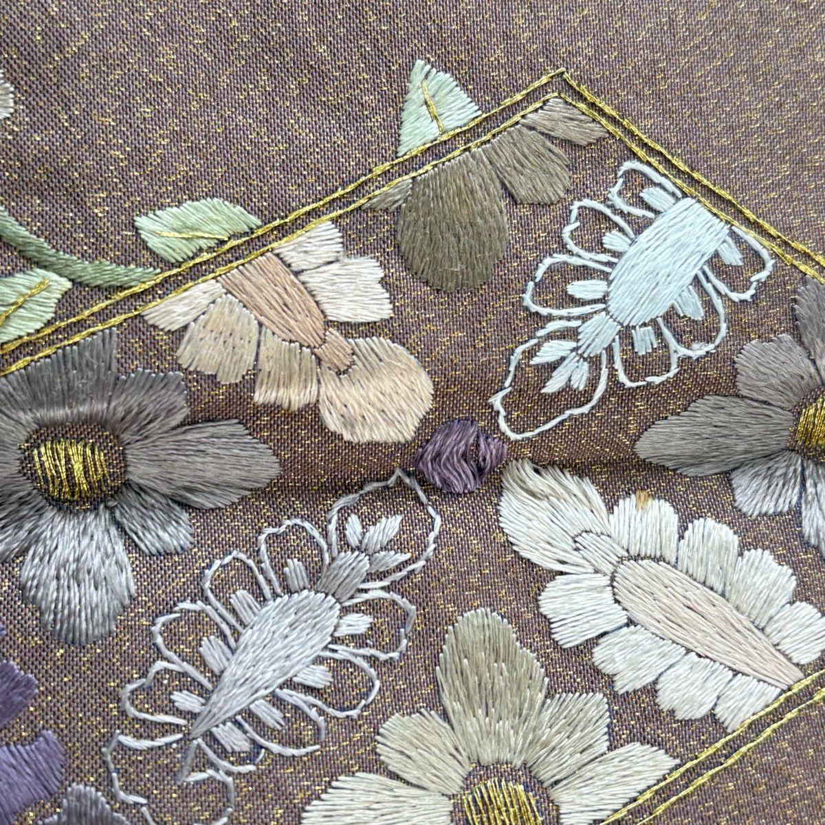 美品】 袋帯 秀品 華文 草花 刺繍 金通し 薄小豆 六通 正絹 【】