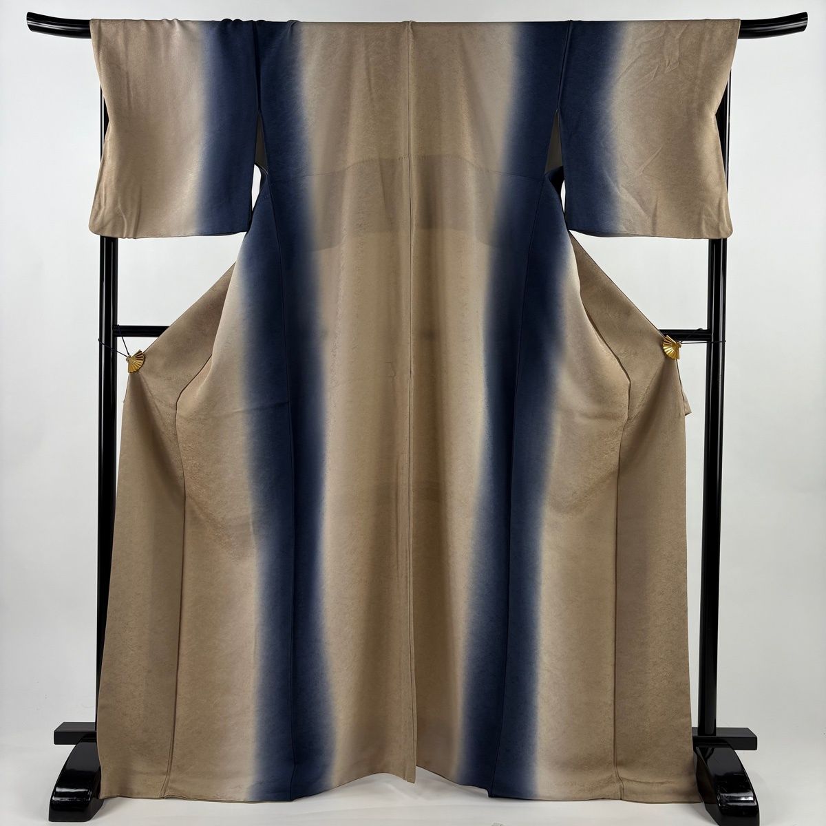 小紋 身丈170 cm 裄丈69 5 L 袷 地紋 縦ぼかし 薄茶色 正絹 秀品