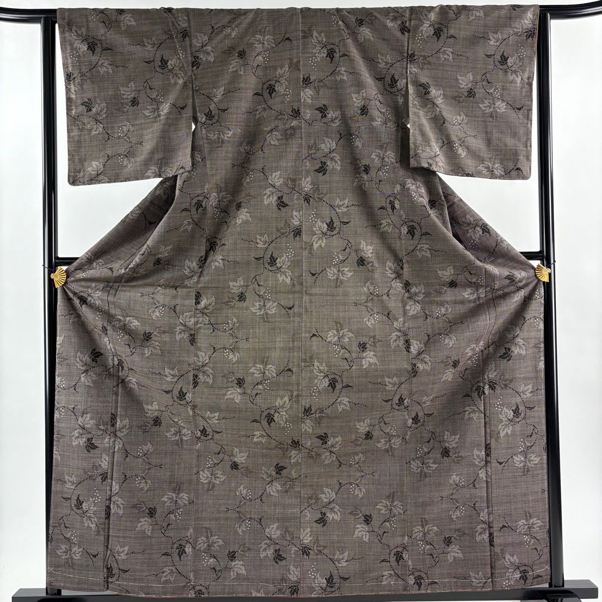 美品】 大島紬 身丈163.5cm 裄丈64.5cm M 袷 純泥染 証紙 葡萄 焦茶色