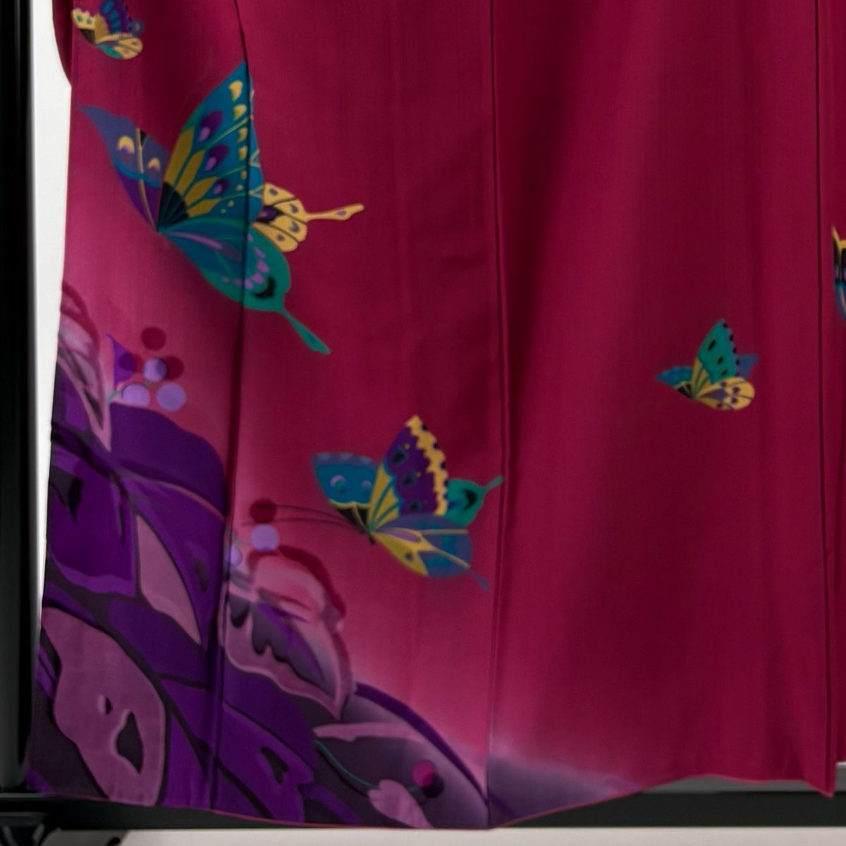振袖 身丈157.5 cm 裄丈65 M 袷 蝶 葉と実 金彩 ぼかし 赤紫 正絹 秀品
