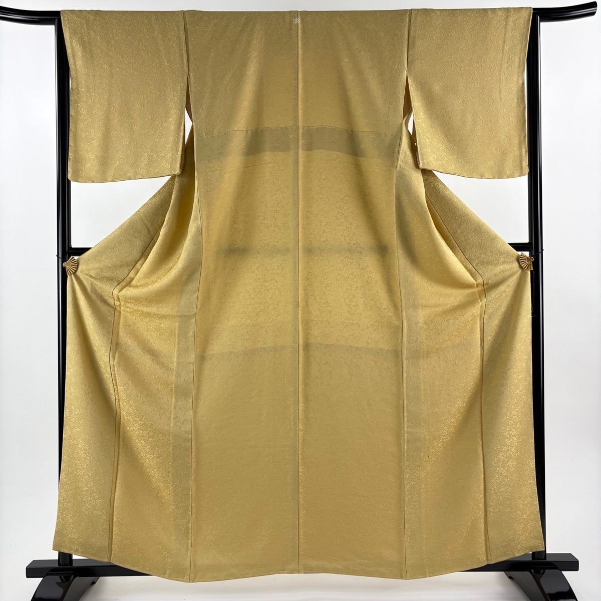 色無地 身丈161 5 cm 裄丈65 M 袷 地紋 ベージュ 正絹 秀品 一つ紋