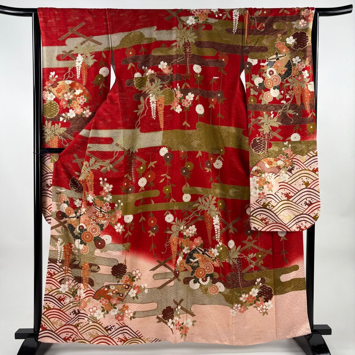 振袖 身丈161 cm 裄丈64.5 M 袷 菊 糸巻き 金彩 ぼかし 赤 正絹 秀品