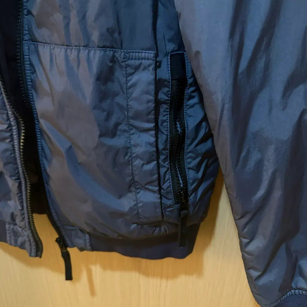 軽量ダウン ジャケット