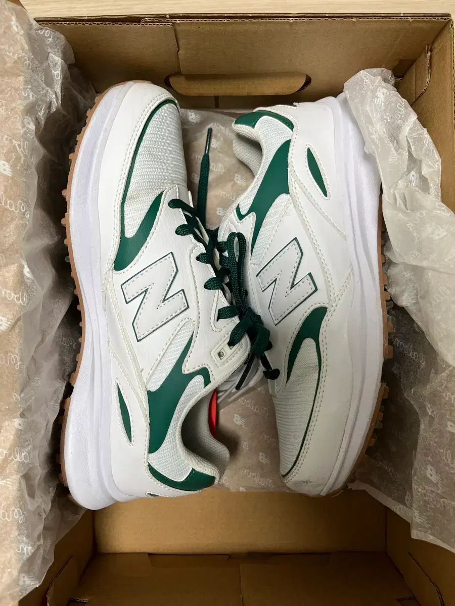 ニューバランス マルボンゴルフ ゴルフシューズ 250-255 (ホワイト