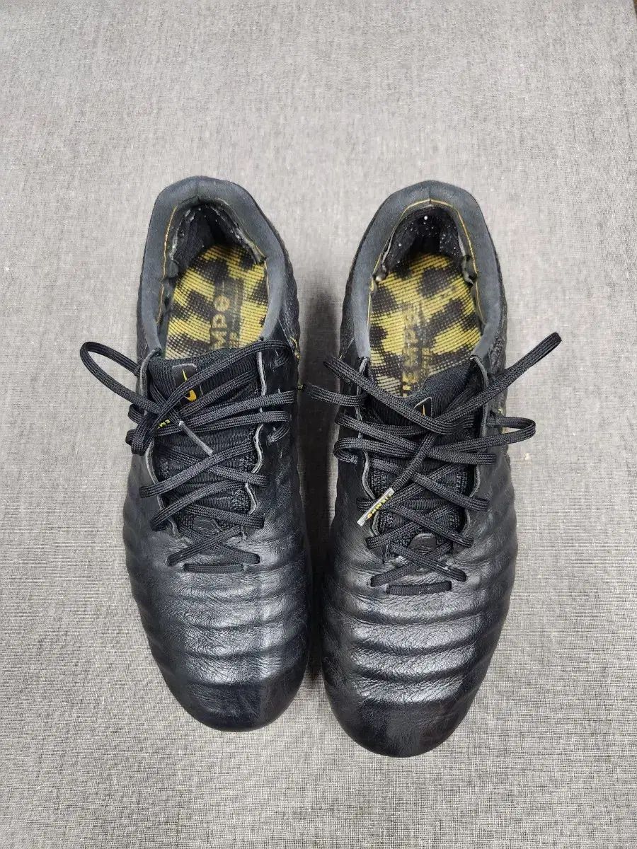 NIKE ナイキ レジェンド 7 PRO HG(ブラック×ゴールド) AO9881 077