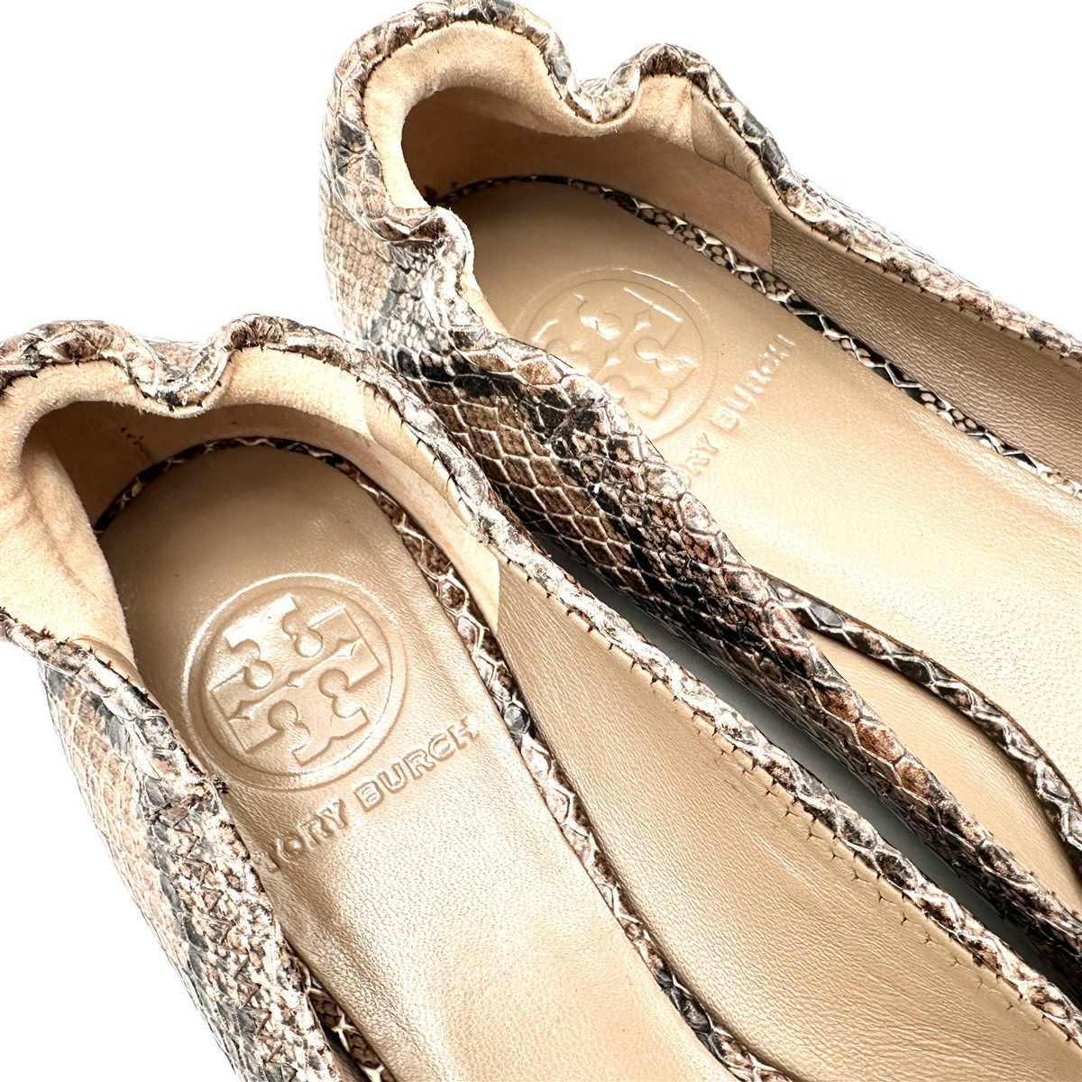 Tory Burch フラットシューズ 本革 ゴールドロゴ パイソン柄 ブラウン