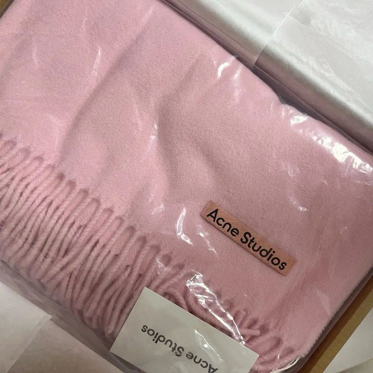 Acne Studios マフラー ライト ピンク 【公式通販】