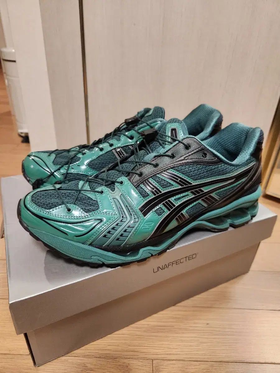 295 アシックス UNAFFECTED ウラノス グリーン