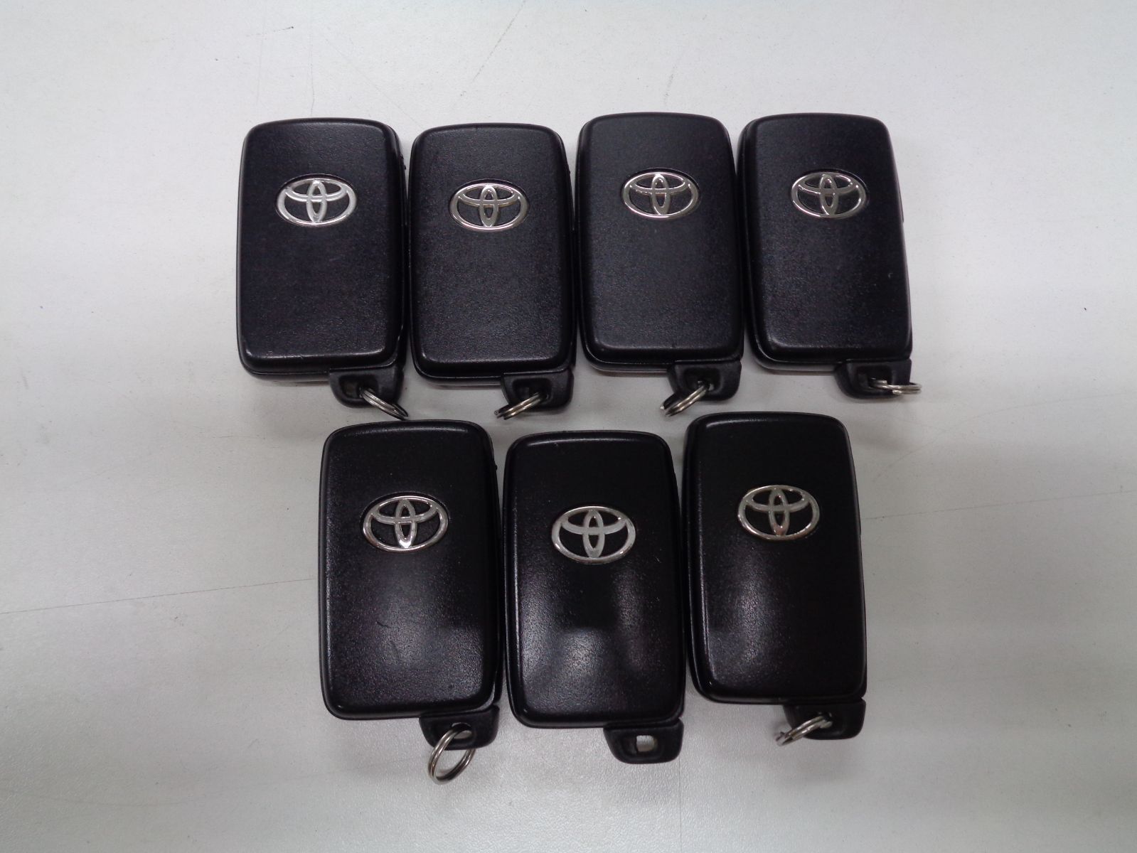 トヨタ純正スマートキー　アクアープリウス30 2ボタン トヨタ 純正 スマートキーキーレス2ボタンプリウス 30 アクア NCP10