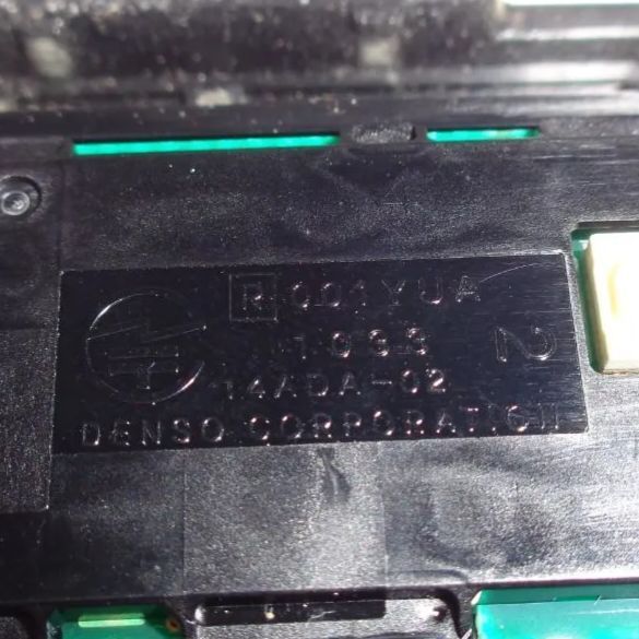 トヨタ プリウス アクア ZVW30 NHP10 スマートキー 001YUA1033 14ADA