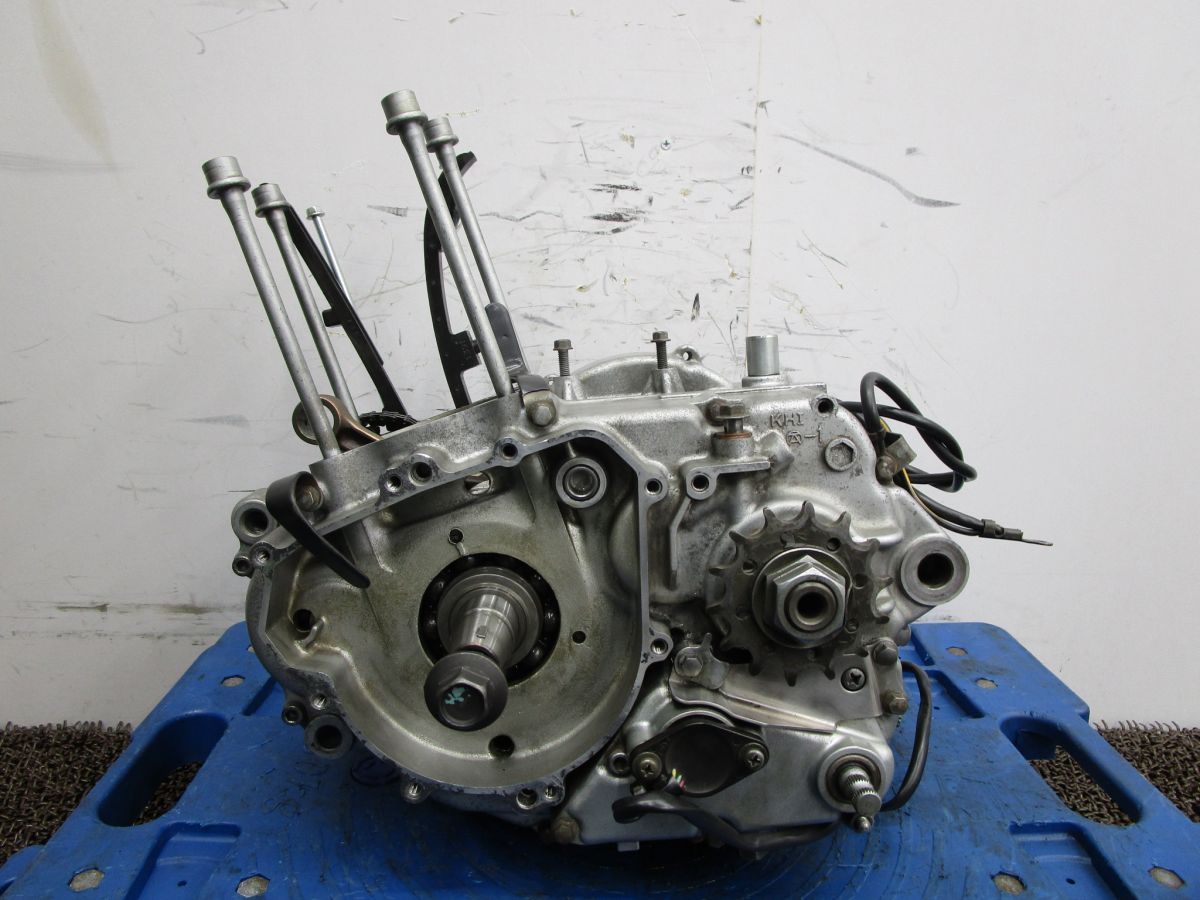 Dトラッカー エンジン腰下 クランクケース A 8776 クラッチハウジング LX 250 E カワサキ DE D TRACKER キャブ車