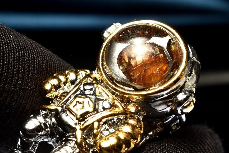 希少◇ロシア産 パラサイト隕石 11mm 宇宙飛行士 ペンダントトップ 1個