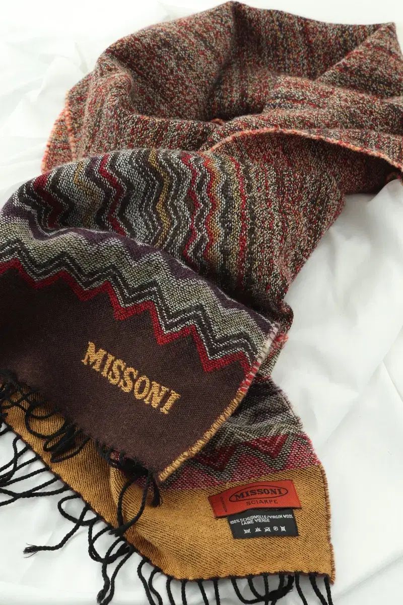 ミッソーニ　マフラー（イタリアで購入） F) ミッソーニ マフラー ビビディ ぽかぽか イタリア-25EC - メルカリ