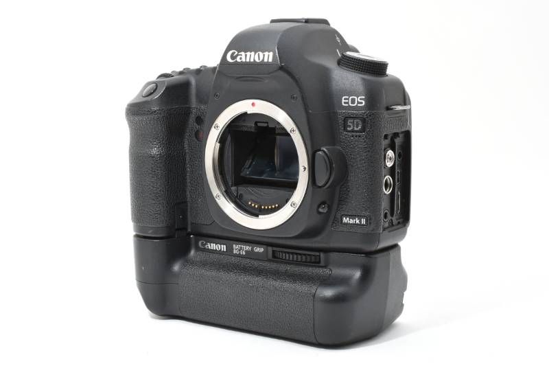 実用品 Canon キャノン EOS 5 D mark II ボディ BG E 6付き デジタル一眼カメラ 3958 1