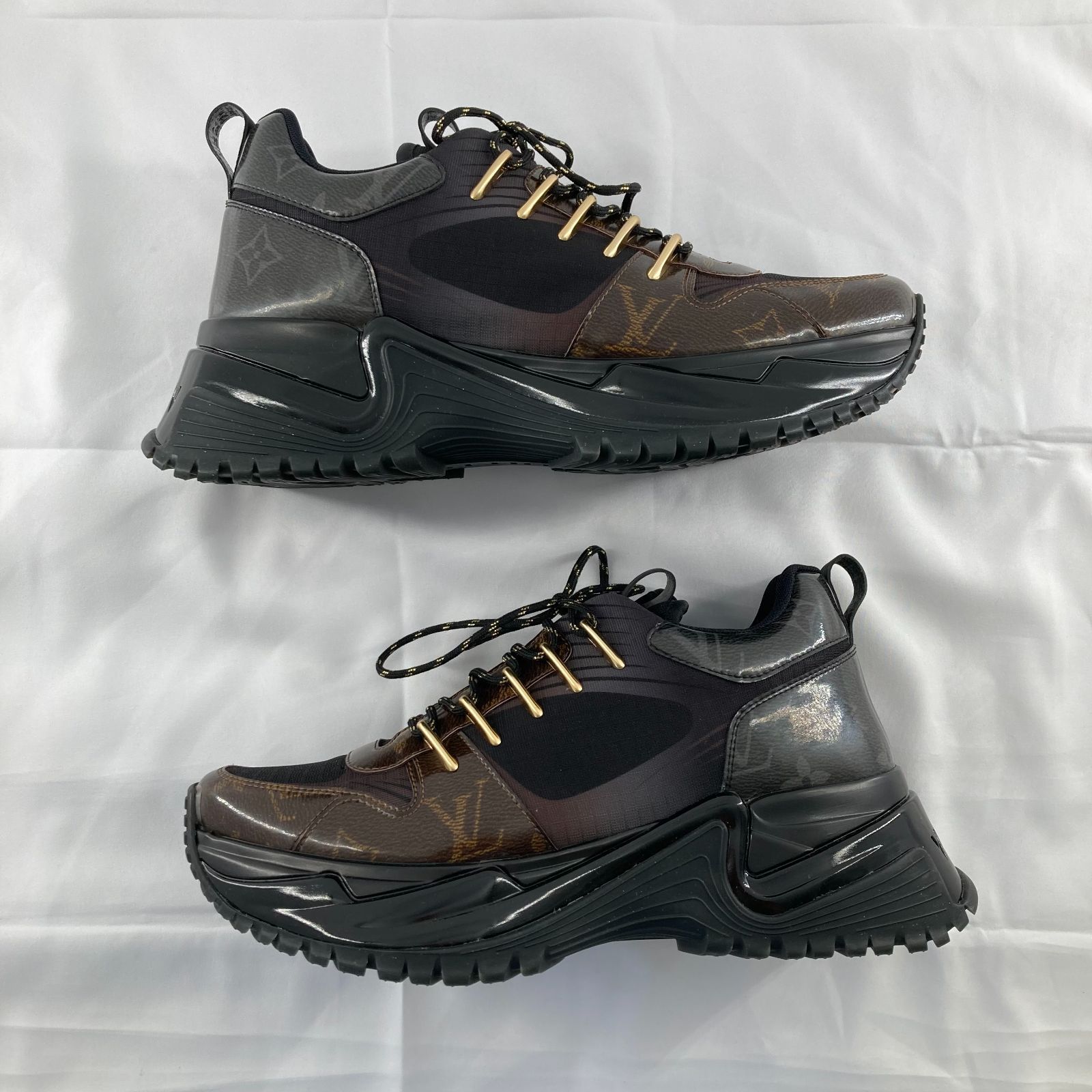 LOUIS VUITTON(ルイヴィトン) ランアウェイパルスライン モノグラム