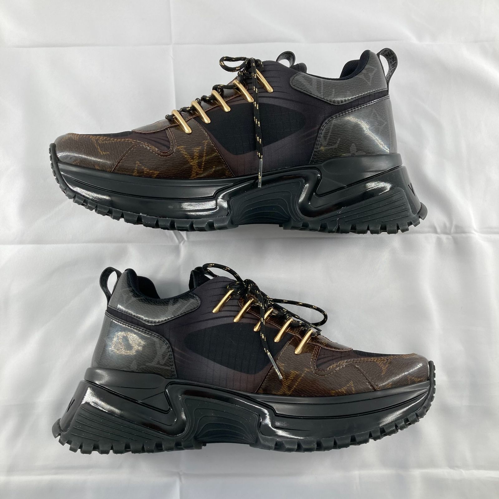 LOUIS VUITTON(ルイヴィトン) ランアウェイパルスライン モノグラム