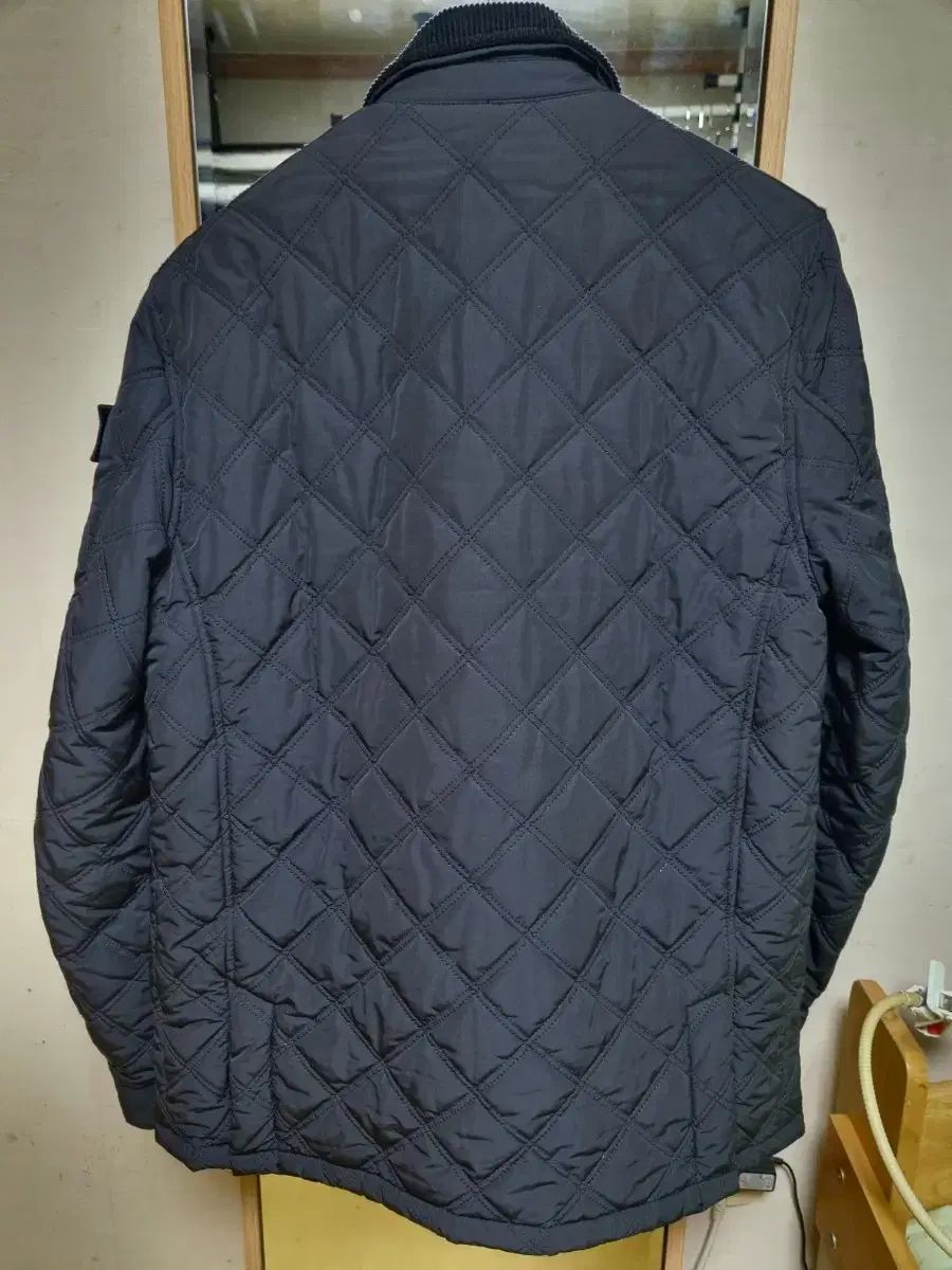 ナショナルジオグラフィック キルティングアウター m