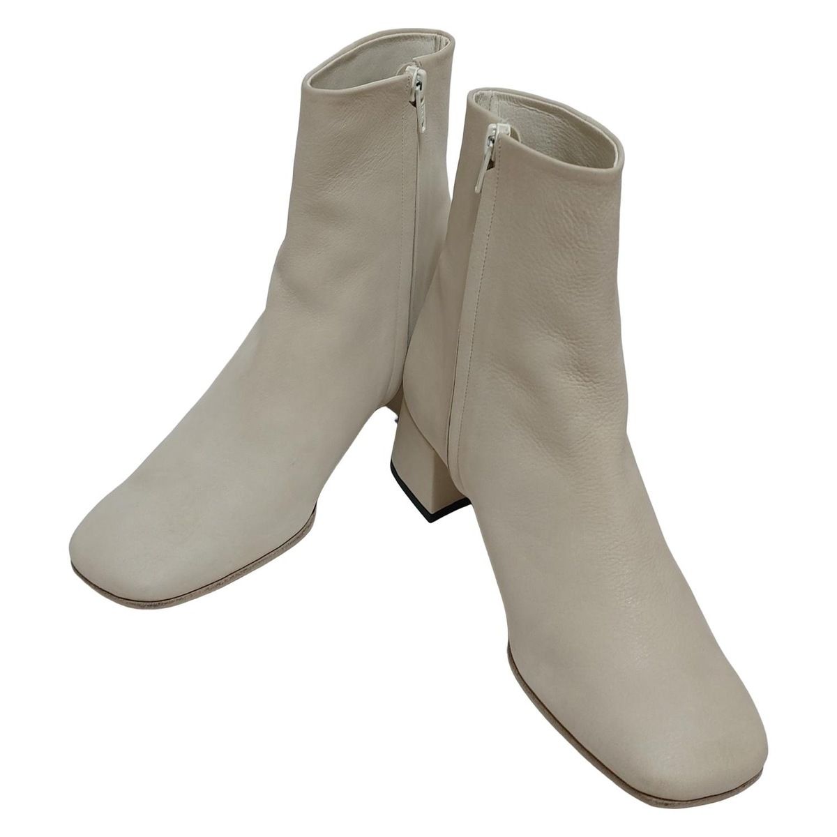 MAISON EUREKA ショートブーツ　新品同様　箱付き レザー　サイズ38 MAISON EUREKA(メゾンエウレカ) ショートブーツ 38 レディース