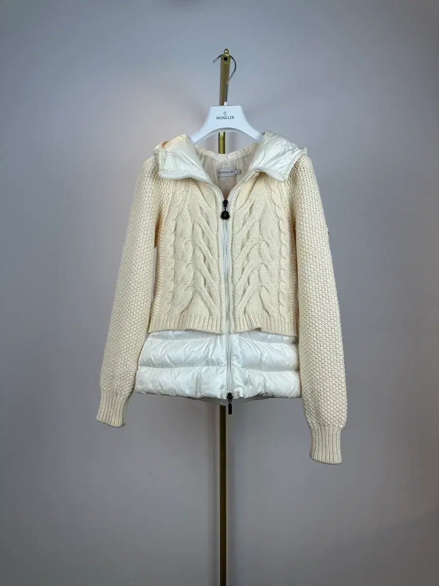 S) モンクレール レディース ニット ダウン カーディガン アイボリー