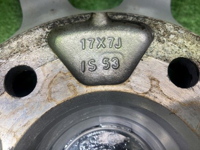 シルバー 17インチ