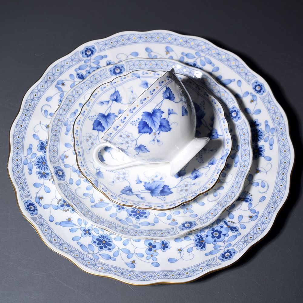 ナルミNARUMI カップ＆ソーサー 大皿　プラター ナルミNARUMI カップ＆ソーサー 大皿 プラター ナルミNARUMI カップ