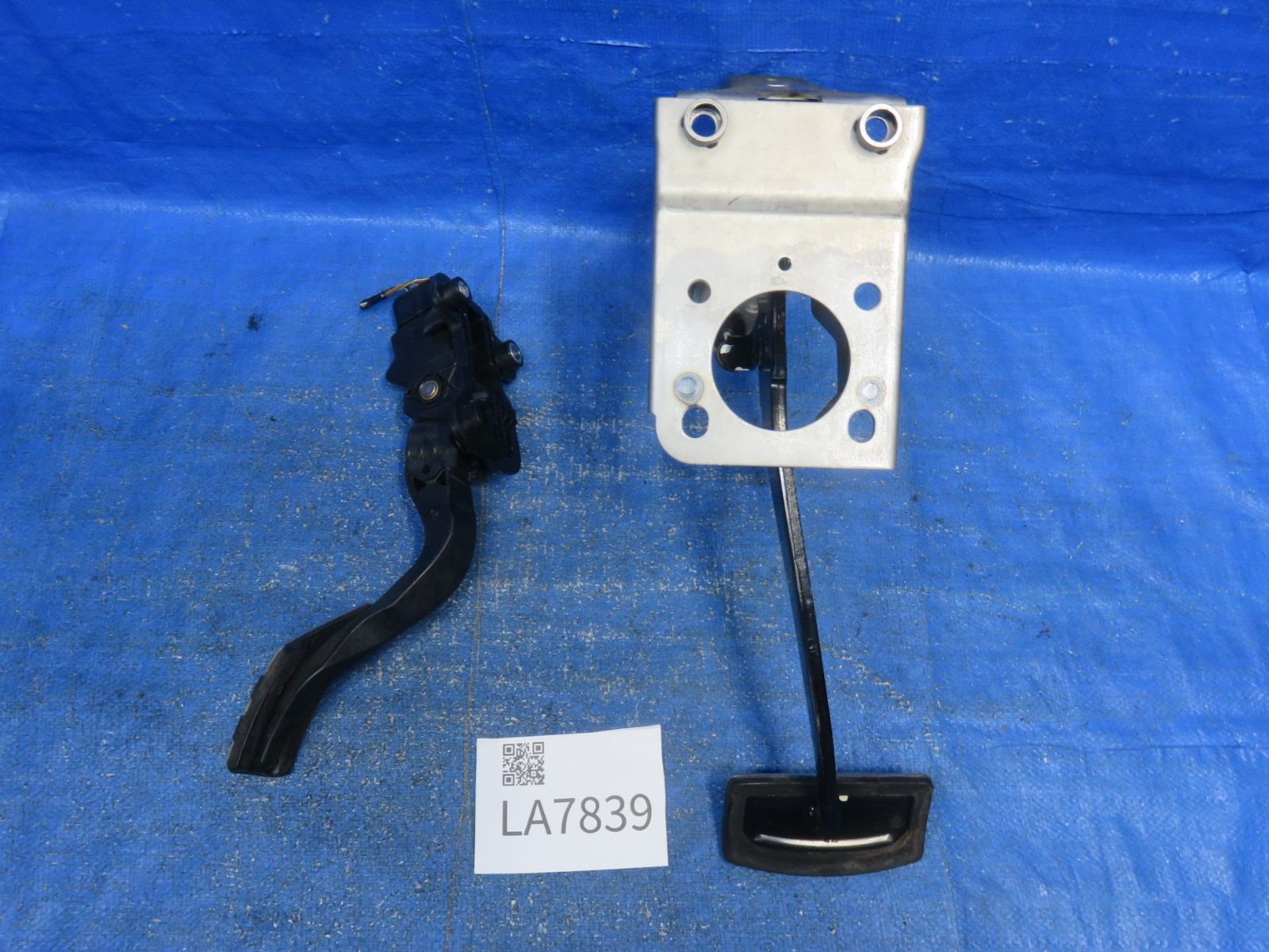 LA7839* 三菱 ランサーエボリューションX/CZ4A AT アクセルペダル