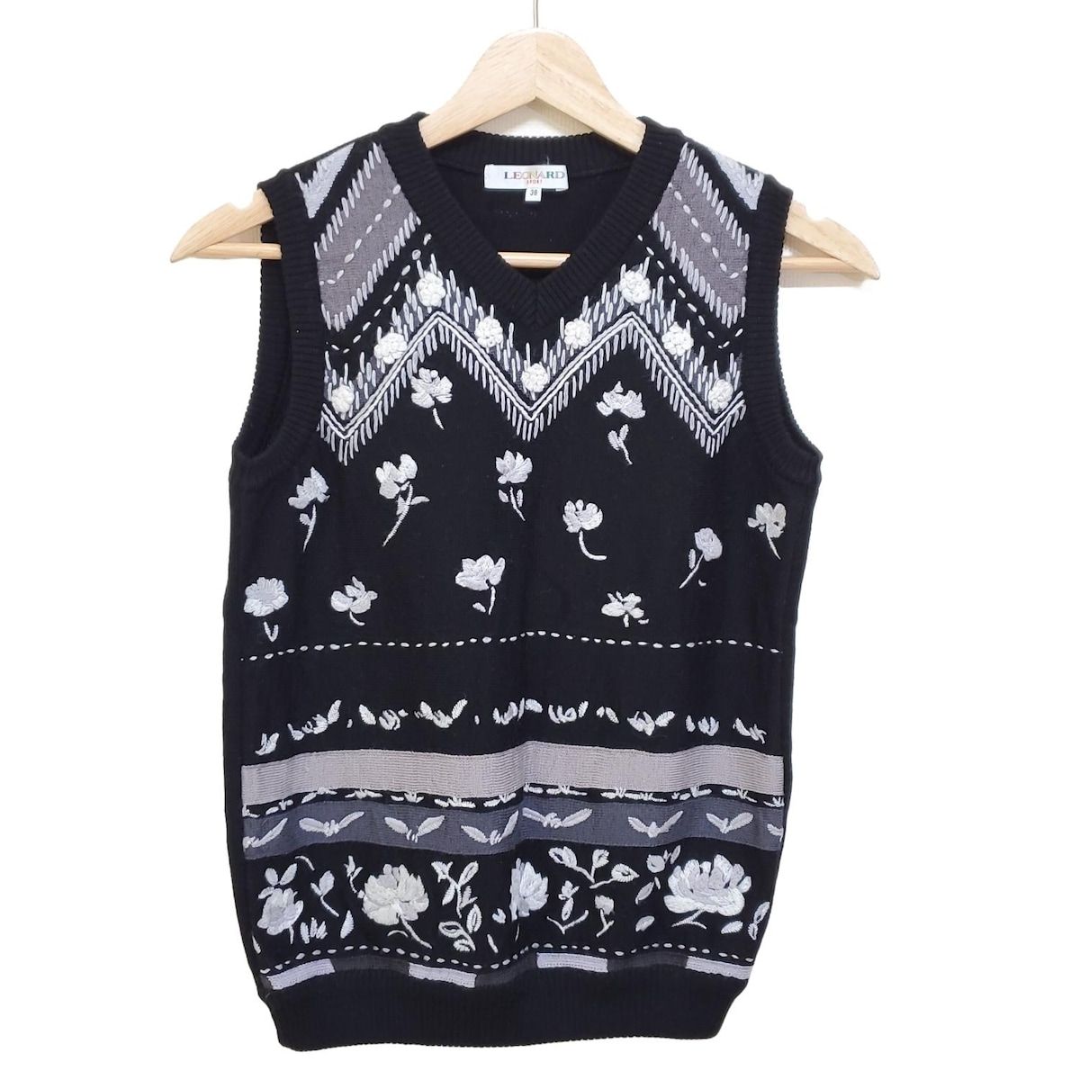 LEONARD SPORT ベスト LEONARD SPORT(レオナールスポーツ) ベスト サイズ38 M レディース美品