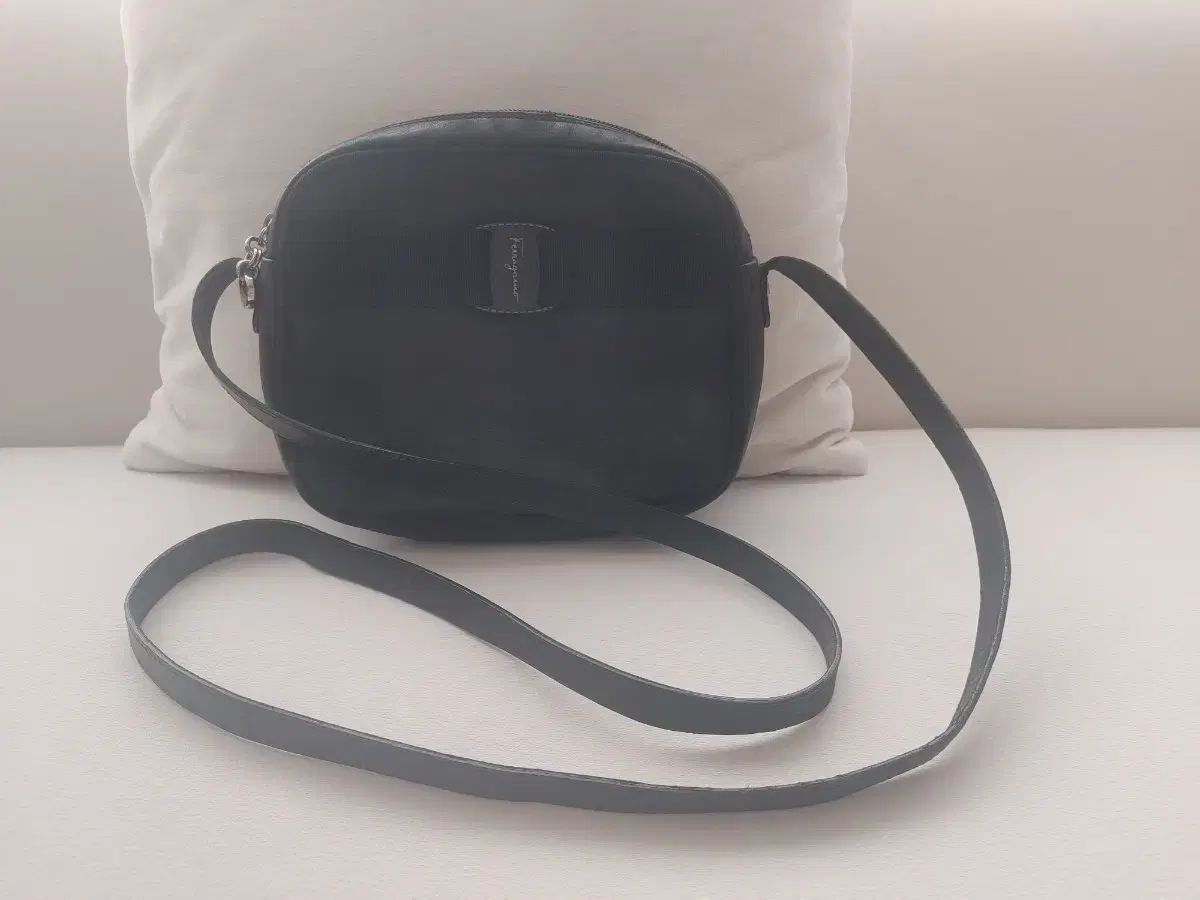 FERRAGAMO フェラガモ クロスバック