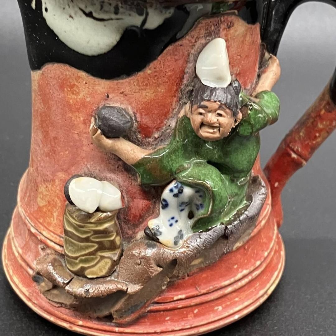 明治期 隅田焼 井上良斎 高浮彫人物図 水差し 花瓶 大日本 貝を掲げる