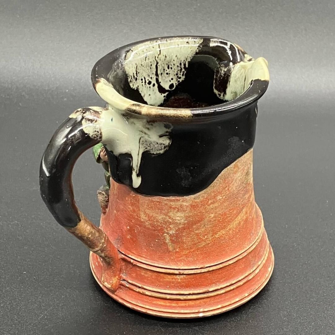 明治期 隅田焼 井上良斎 高浮彫人物図 水差し 花瓶 大日本 貝を掲げる