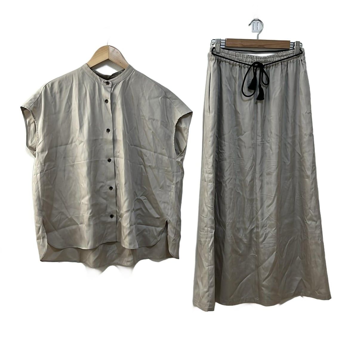 L EQUIPE YOSHIE INABA レキップ ヨシエイナバ スカートセットアップ レディース - ベージュ