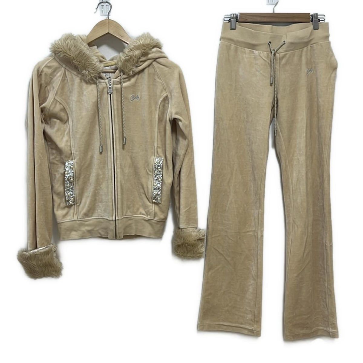 Rady レディ レディースパンツセットアップ レディース - ベージュ ベロア ウエストゴム ビジュー フェイクファートリム着脱可