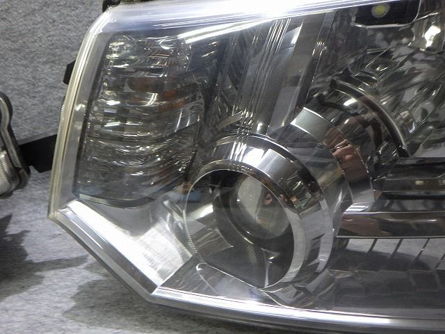 デリカD5 ヘッドライト 左右 HID CV 前期 100-87918 バラスト付き