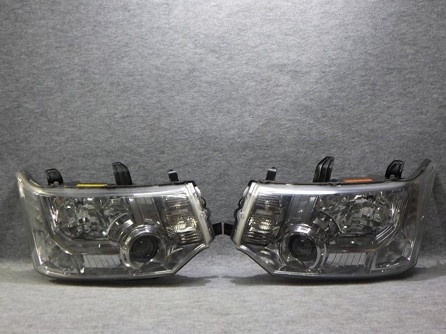 デリカD5 ヘッドライト 左右 HID CV 前期 100-87918 バラスト付き