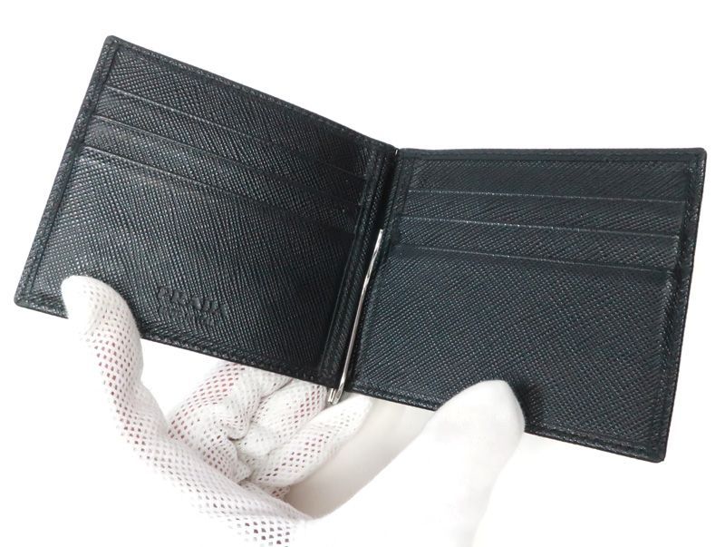 【未使用級】プラダ マネークリップ トライアングル サフィアーノ 2MN077 プラダ マネークリップ付きサフィアーノ トライアングル 札入れ財布 二