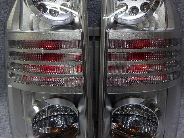 70系 ヴォクシー テール 左右 ZRR70/75 前期 28-199 トヨタ キラメキ