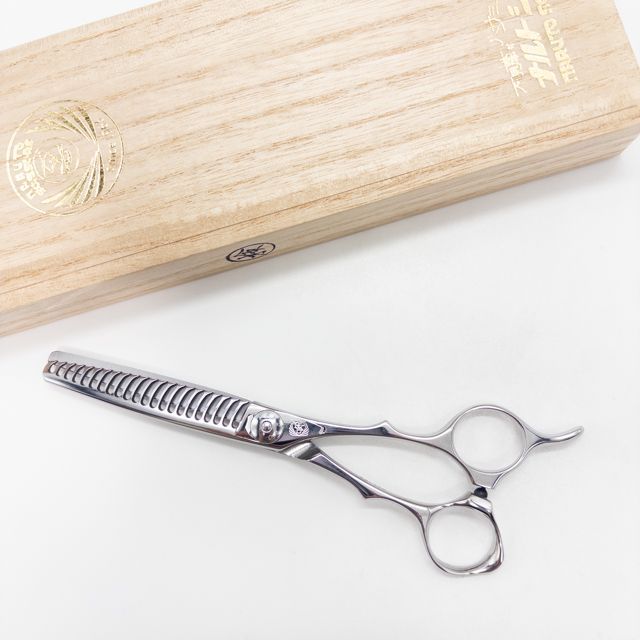 【ナルトシザーズ 】三梳きトラントS26 セニング約25～30% 6インチ ナルトシザーズ 】三梳きトラントS26 セニング約25～30% 6インチ