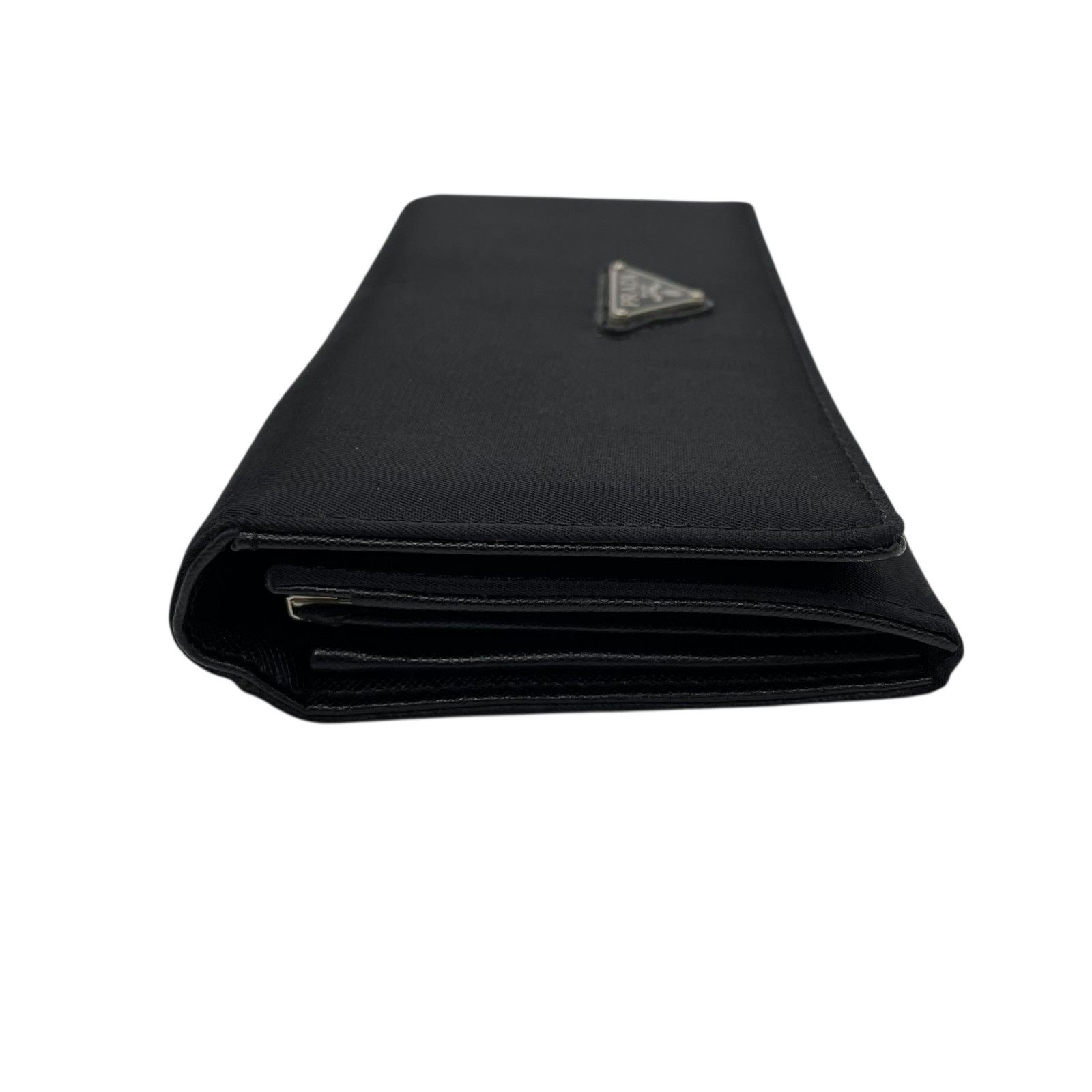 ✨未使用展示品✨　プラダ　長財布　三角プレート　トライアングル　ナイロン　黒 プラダ PRADA ナイロン レザー 長財布 ブラック黒 三角ロゴプレート