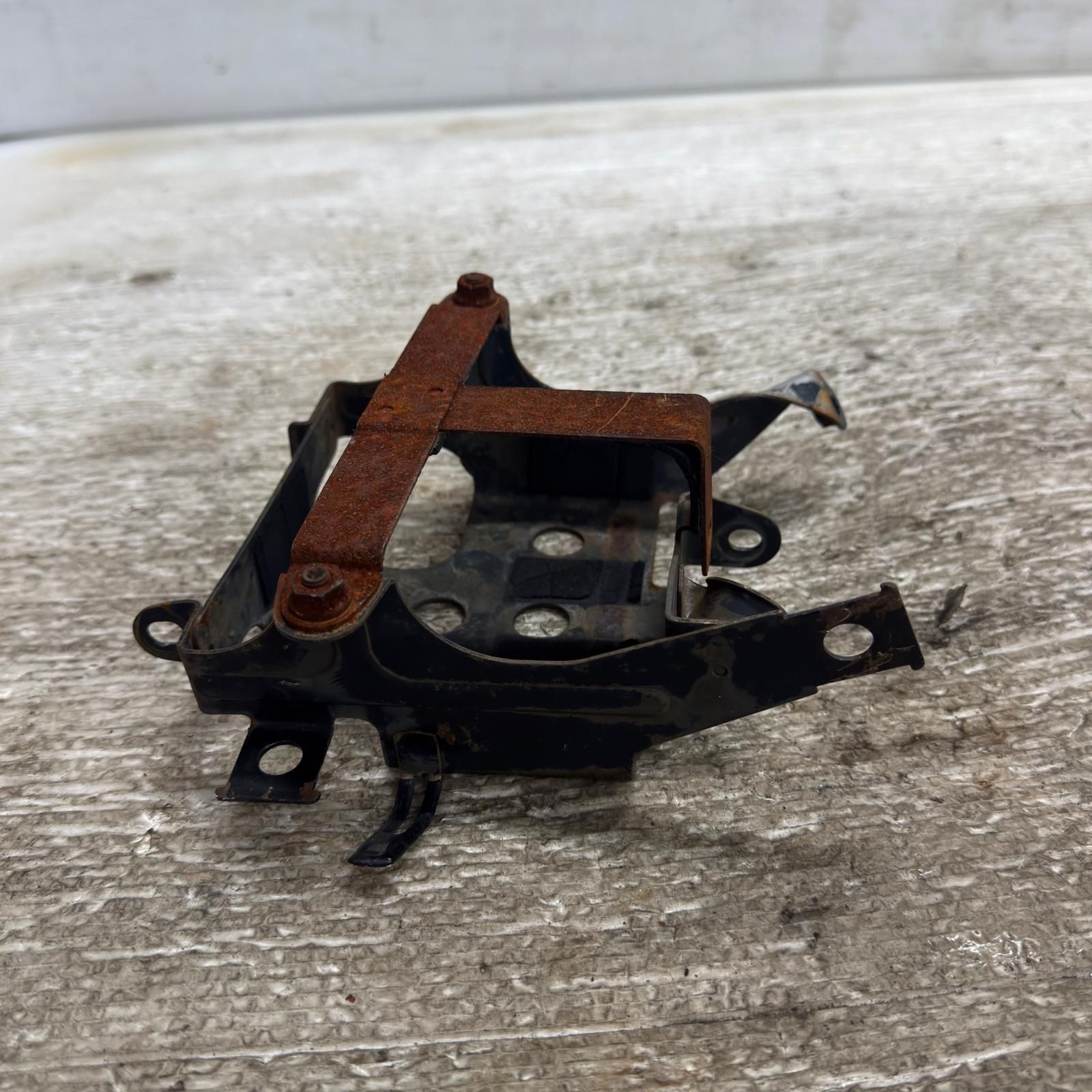 HONDA リード100 JF06 バッテリーケース ホンダ 【公式通販】