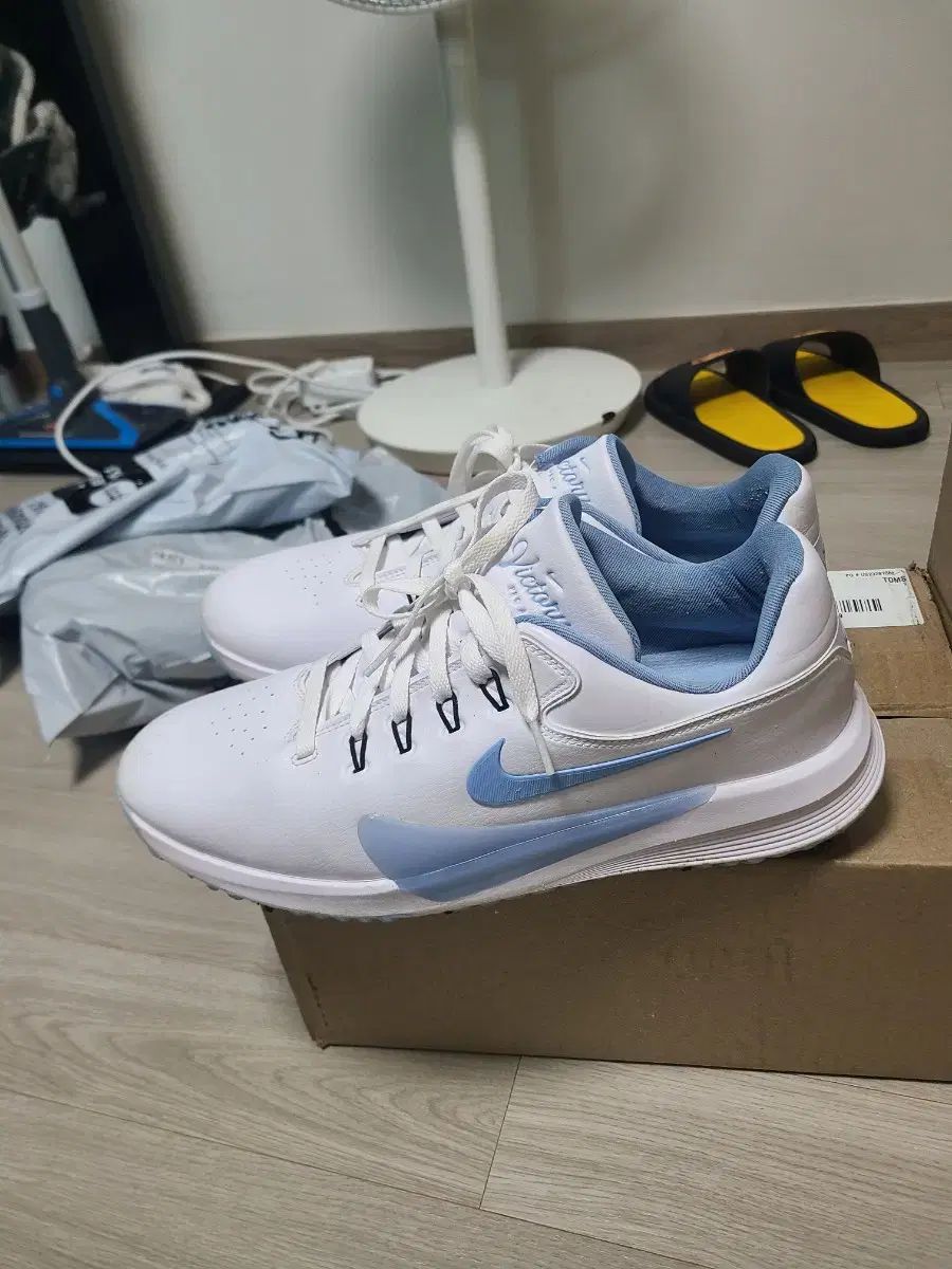 NIKE ヴィクトリー Pro 3 ゴルフシューズ コレクション 白 310サイズ