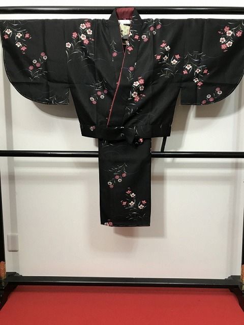 Lサイズ 小紋 化繊 黒地に草花模様 二部式