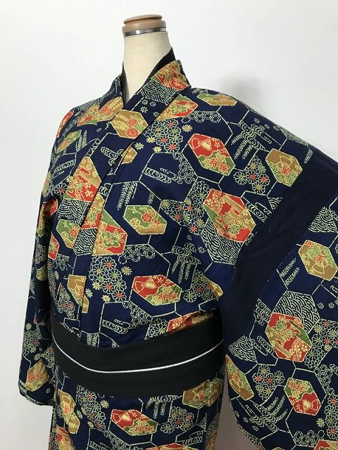 2Lサイズ リメイク男物シリーズ ウール 濃紺地に亀甲模様 福服特製