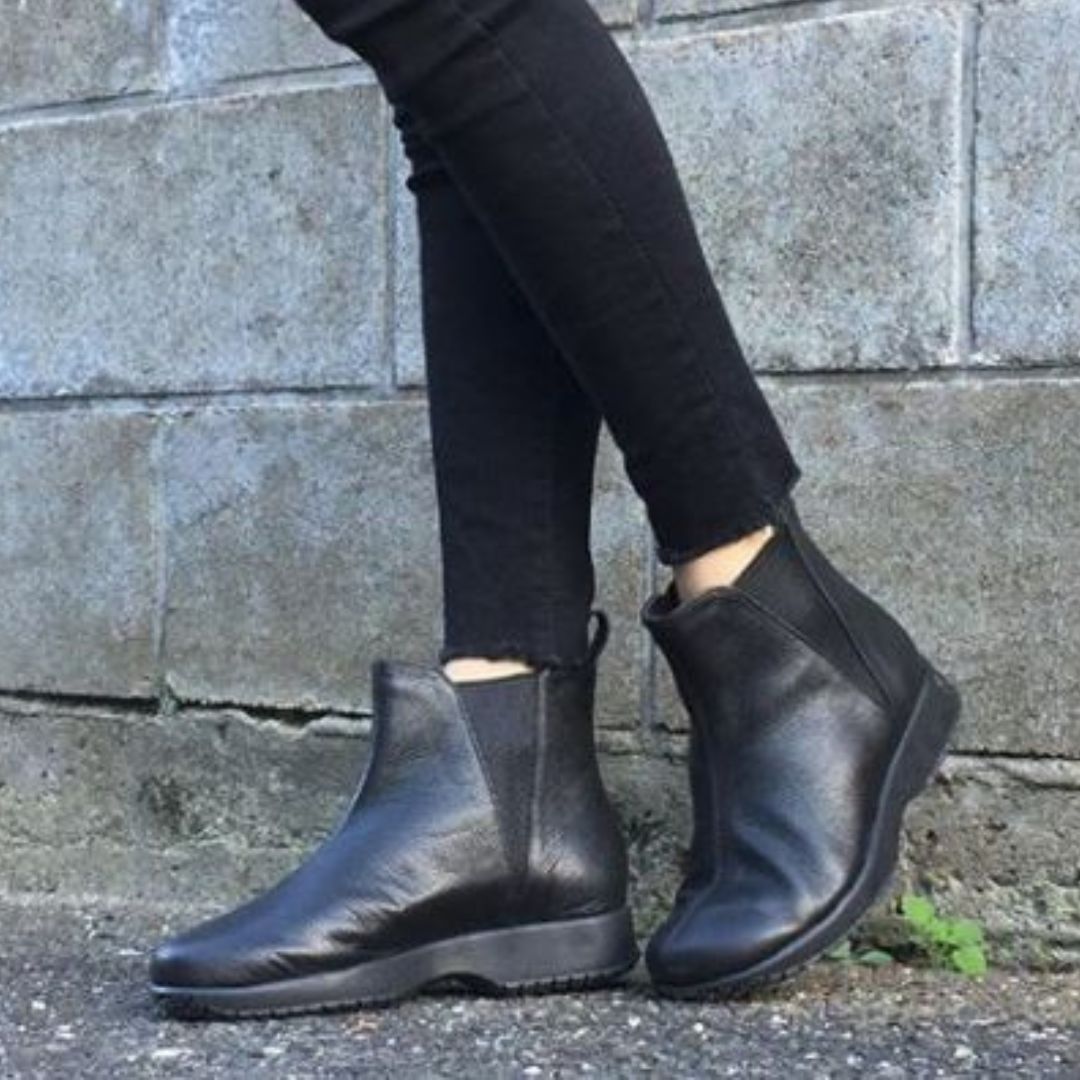 ショートブーツ レディース 23 黒 冬 サイドゴア 旅行 本革 通勤 仕事 外反母趾 疲れない yuriko matsumoto ユリコ マツモト