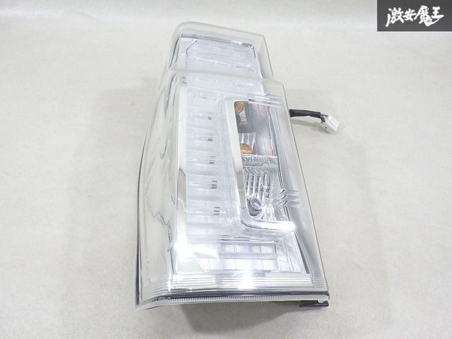 実働外し】 ダイハツ 純正 LA600S タント カスタム 後期 テールライト